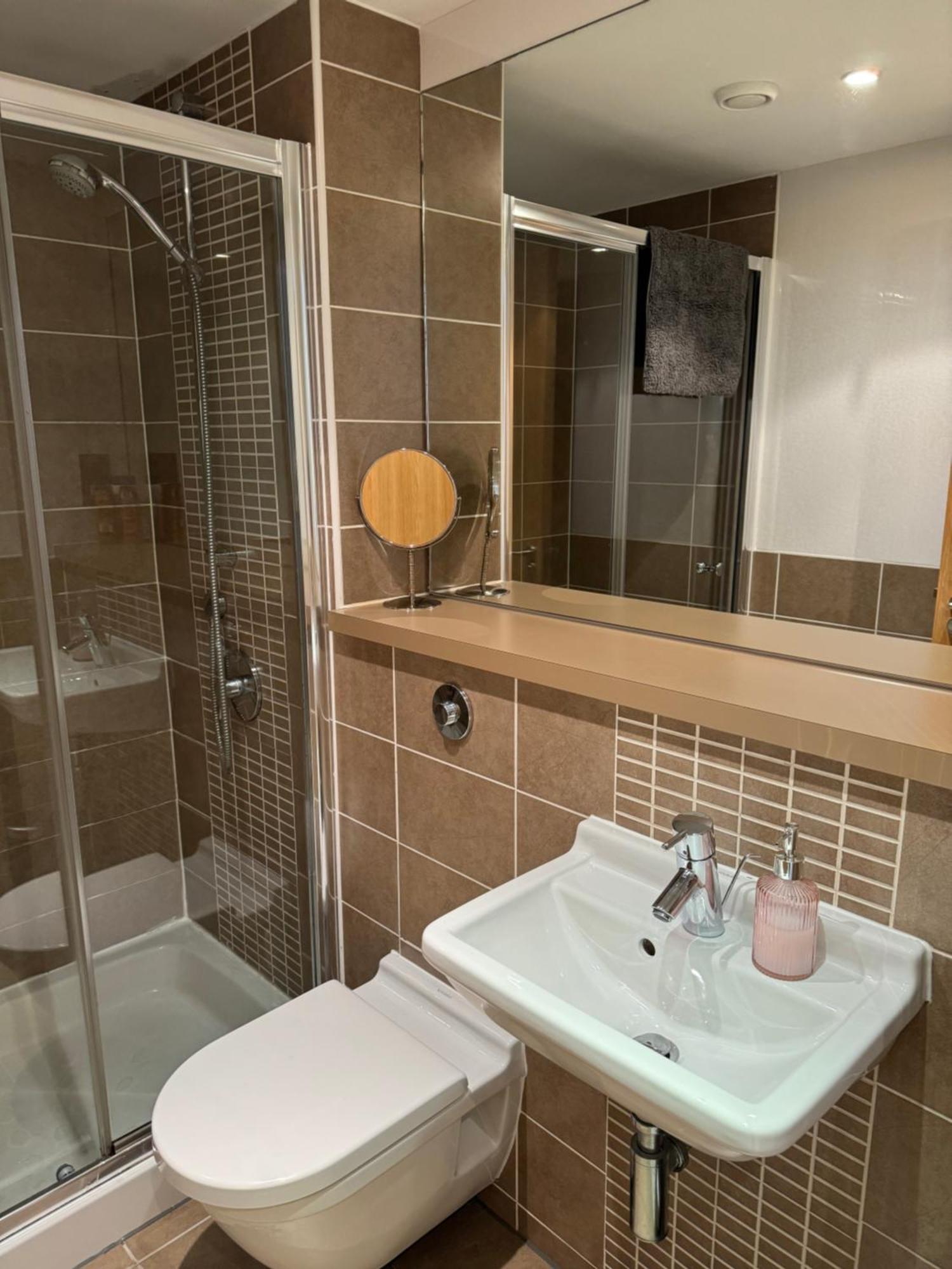 גלאזגו Merchant City Luxury 2 Bedroom Apartment With Secure Parking Available On Request מראה חיצוני תמונה